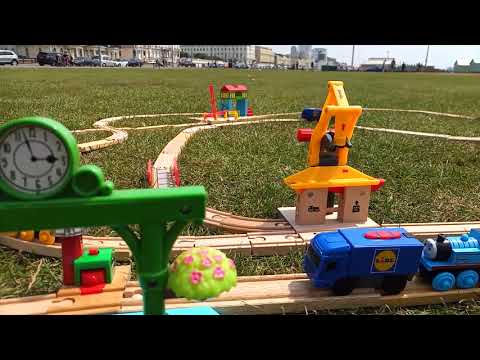 Train Challenge, RACE video  Thomas and Friends, and Nursery Rhymes ABC Song, Learn, Play and Build Video