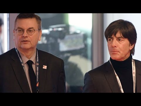 Löw kritisiert Bundesliga-Profis: "Rudelbildungen, Simulanten"