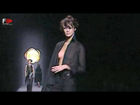 Vintage in Pills VIKTOR&ROLF Spring 2004 - Fashion Channel