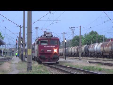 Tren IR1651 Bucuresti Nord - Suceava Nord pleaca tras de locomotiva electrica 41-0717-3 - 24.05.2016