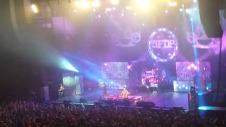 Five Finger Death Punch - Lift Me Up