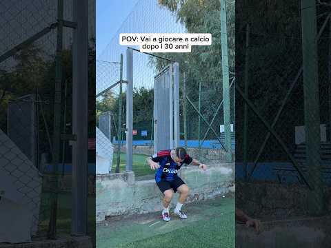 POV: giochi a calcio dopo i 30 ANNI 😂⚽️ #ilbossdelfreestyle