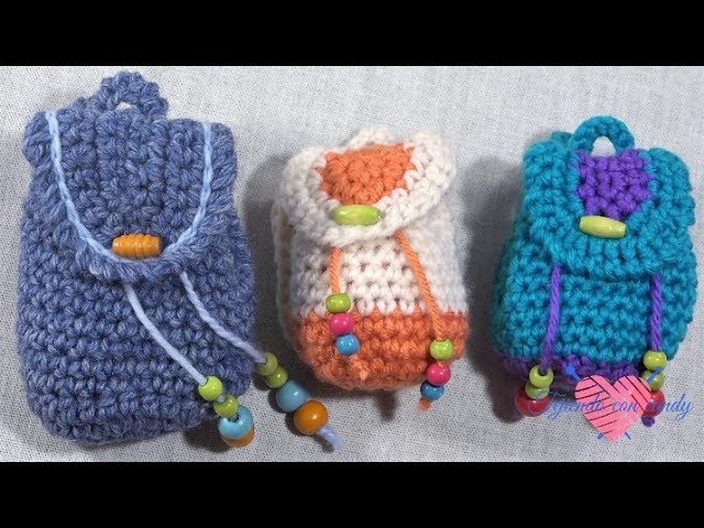 Vídeo relacionado con 4Trails Mini llavero decorativo de goma con diseño de zapato novedoso, llavero divertido con colgante de mochila, lime green, Talla única