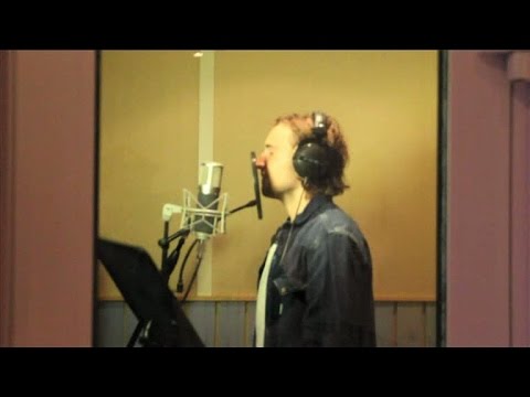 Häng med bakom kulisserna under inspelningen av Idols samlingsskiva - Idol Sverige (TV4)