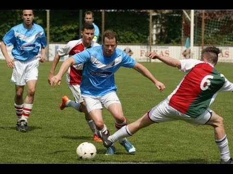 voetbalwedstrijd Rood-Wit 2 - FC Bergen 2