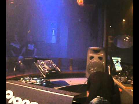 DJ LA-VOICE & MC M-CORE deel3 @ overstuurd 12-11-2011