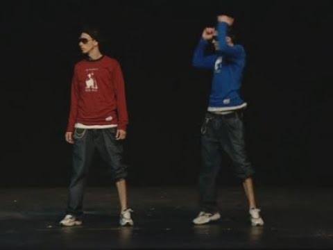 Dancing twins perform at Edinburgh  Festival