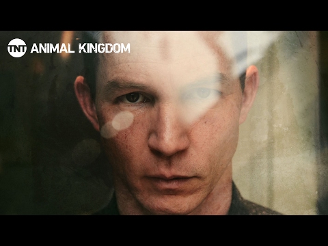 Video trailer för Animal Kingdom: Meet the Codys | Behind the Scenes | TNT