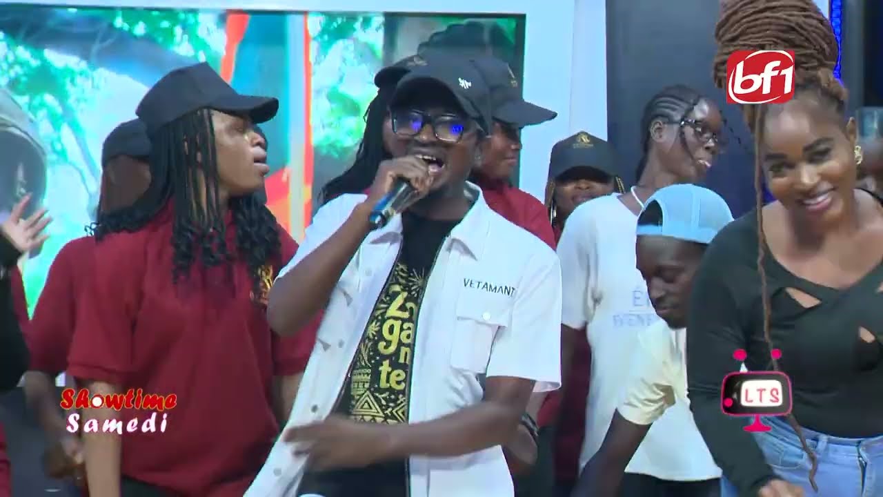 Télé S’amuz : l'artiste Awetou célèbre le courage des FDS avec son titre " Burkinabè "