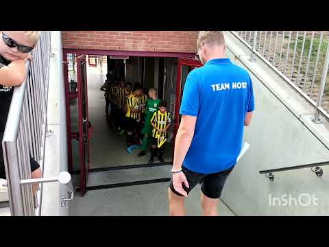 voorbereiding van jeugd vitesse spelers gefilmd