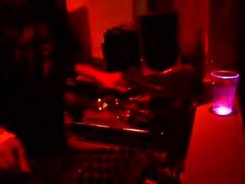 Mike Steventon Live@Hindsight Scratching it up!!