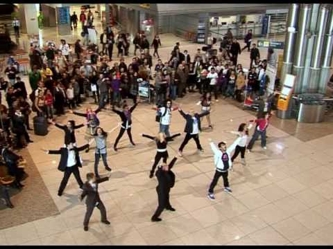 KLM Portugal - Flashmob Aeroporto de Lisboa - Vídeo Oficial