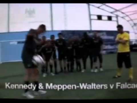 Falcao x Manchester City ( Falcão humilhando o City )