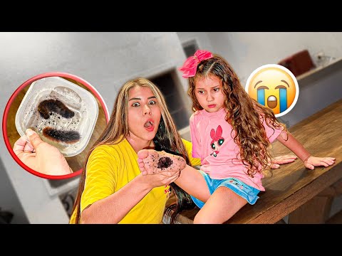 A STRANGE ANIMAL BURNED MY LITTLE SISTER'S FOOT!