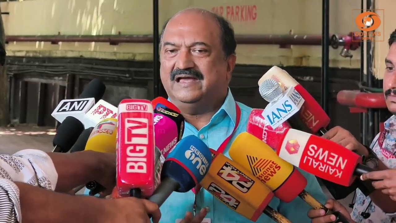 ഷാഫി പറമ്പിലുൾപ്പെടെയുള്ളർ പ്രീപ്ലാൻ ചെയ്തത ആക്രമ?