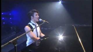 Wang Lee Hom - Ni Bu Zai 你不在 + Wei Yi 唯一 at Music Man Concert DVD