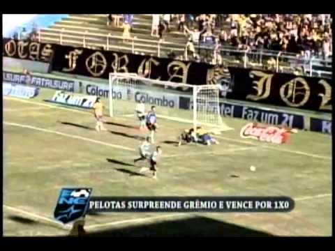 1º/04/2012 - Pelotas supera o Grêmio na Boca do Lobo - TV Record/Nativa