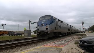 preview picture of video 'Amtrak 12 at Sebring (14JAN2015)'