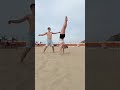 Das Kam Unerwartet Frontflip Salto Turnen Strand Handstand