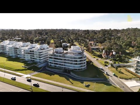 Video de YouTube - Apartamento en Venta de 2 dormitorios con Piscina y Garage en Playa Mansa, Maldonado