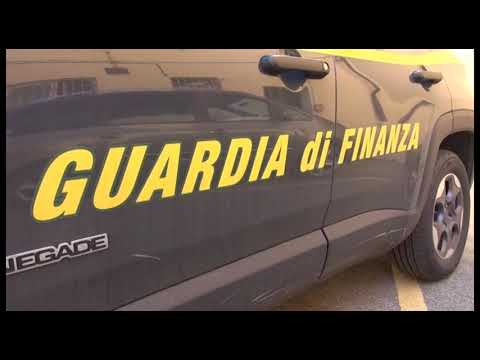 Sorpreso con 600 grammi di oro puro e 13mila euro in auto: denunciato