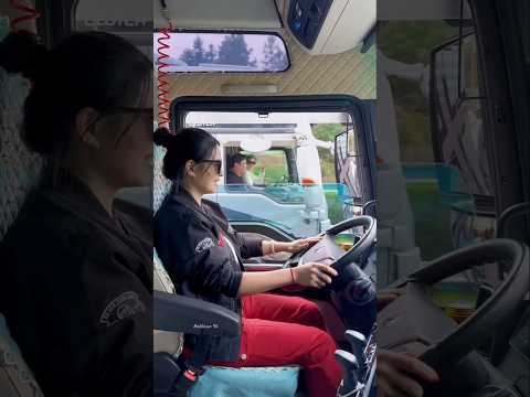 🥰😘Lonely Driver Finds Love #trending #shorts #truckdriver #viralvideo
