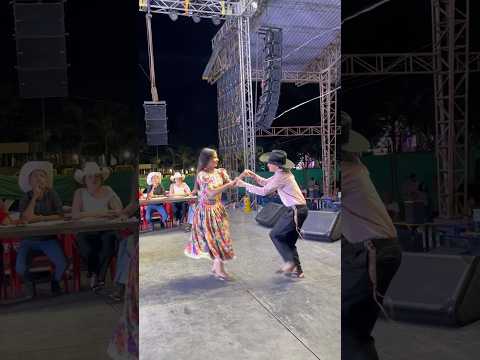 Mi hijo juan andres bailando en uribe. Meta año 2025 #travesiasconwilliam