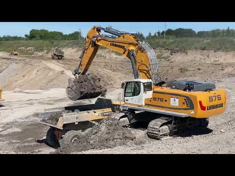 #biggest #liebherr 𝐋𝐑 976 𝐞𝐱𝐜𝐚𝐯𝐚𝐭𝐨𝐫 #ytshorts @machines711 #blippi  𝐜𝐫𝐞𝐝𝐢𝐭 𝐭𝐨 : 𝐥𝐢𝐞𝐛𝐡𝐞𝐫𝐫𝐜𝐚𝐧𝐚𝐝𝐚𝐥𝐭𝐝