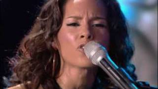 Alicia Keys- Superwoman &amp; No One Live World Music Awards!