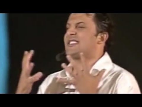 Enrico Brignano - Mia madre "Non sia mai viene qualcuno"