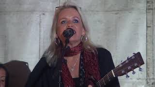 Beccy Cole - Shiny Things