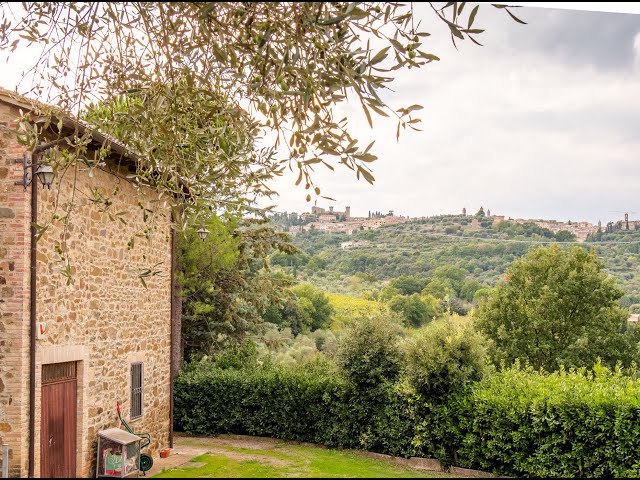 Casale in pietra a Montalcino