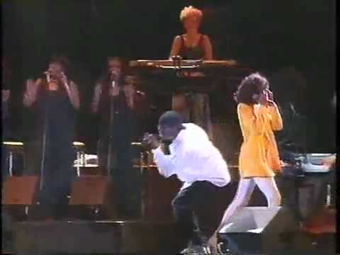 Whitney Houston & Bobby Brown - Something In Common - Live in Brazil - Part 11