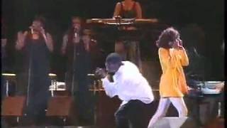 Whitney Houston & Bobby Brown - Something In Common - Live in Brazil - Part 11