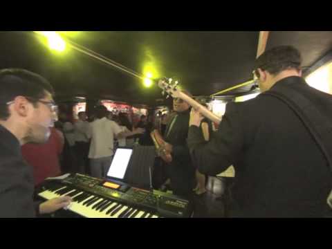 Las mujeres estan de moda con CocoBlue en son salome bogota piano by emerson730