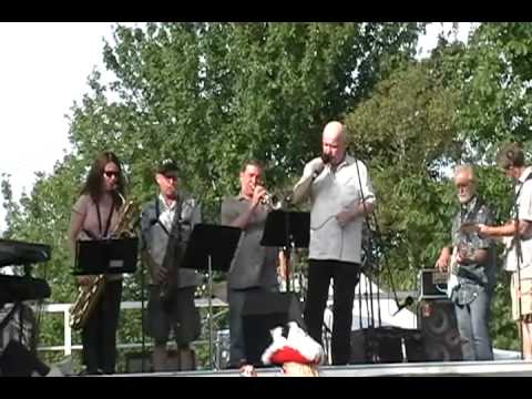 Frank MacKay-Danny Boy-Natal Day Dartmouth 2010