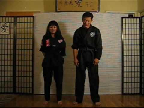 女性の護身術（肩つかみ）