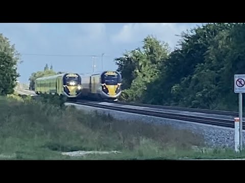 BLF TRAINS 701 red & 722 blue meet @ 9:29am a excellent meet 10-4-23