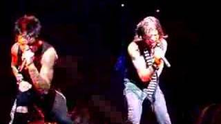 Papa Roach & Hinder - Broken Home