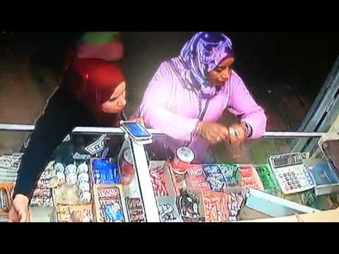 بالفيديو : شاهد كيف سرقت سيدتين محل بقالة بمدينة فاس !!