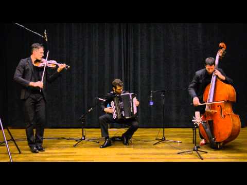 Folksmilch - Contrabajeando