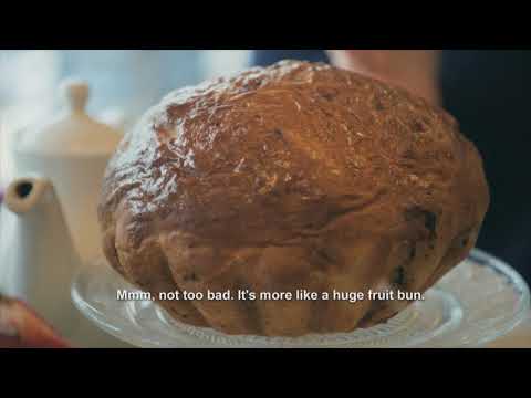 Fiona Bruce tries some 17th-century cake