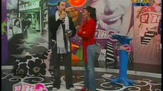 Zuriel &quot;Vamparazzi&quot; con Laura G siguiendo a Rox Gruperisimo