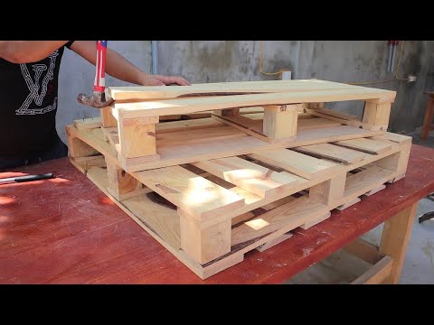 Woodworking Project From Pallet Wood // How To Make A Great Planter Shelves That Can Be Easily Moved