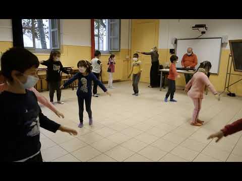 Spettacolo di bimbi della primaria Sclopis con -  Claudia Serra(danza) e Sergio Cè (musica)