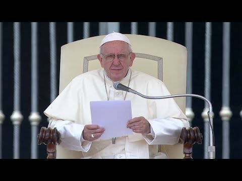 El Papa explica el significado de la imposición de manos y el crisma en la Confirmación