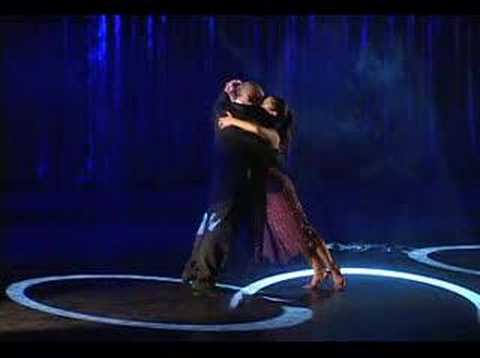  Maria Plazaola  and  Carlos Gavito  are  dancing  to  a  tango