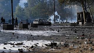 Francia, conmocionada tras un día de caos al margen de protestas masivas contra la carestía