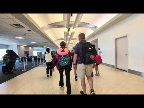 Ultimate IAH - George Bush Intercontinental Airport Tour - 4K Walking - E, C, and D Gates