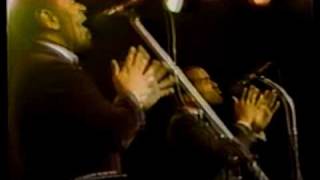 Dizzy Gillespie+ Jon Hendricks SCAT + mouth harp 1980.mpg